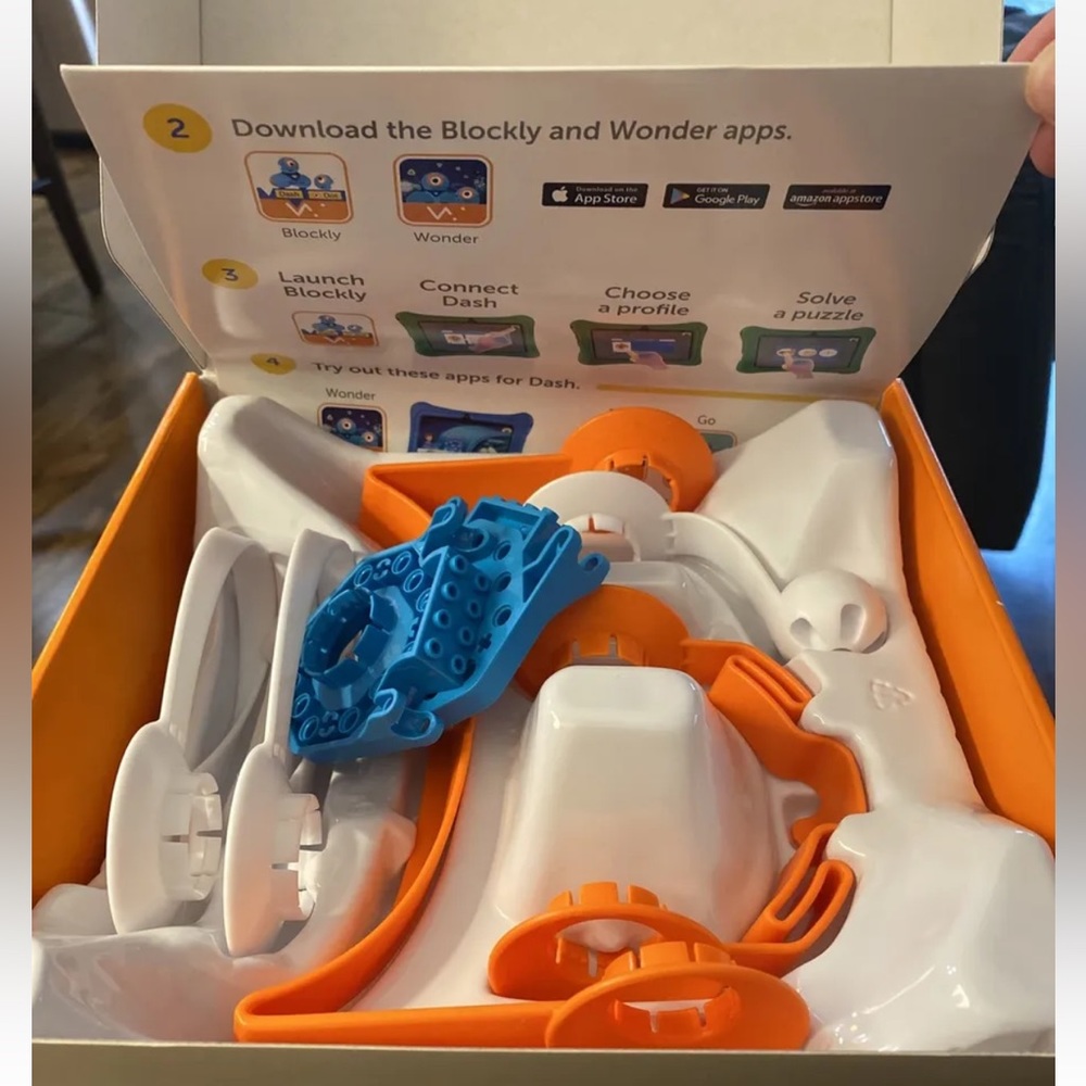 Wonder Workshop Accessory pack fits dash & dot Includes 2 Build Brick Extensions